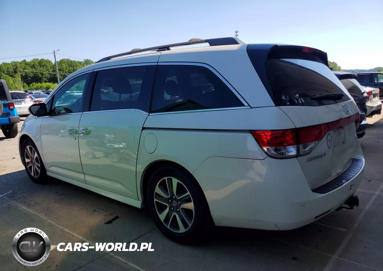 2015 Honda Odyssey Touring VIN:5FNRL5H95FB066083 - 2