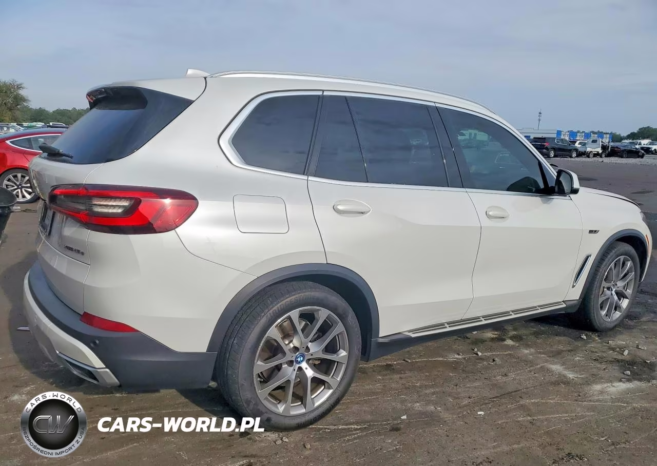 2022 BMW X5 xDrive45E VIN:5UXTA6C03N9M02413 - 3
