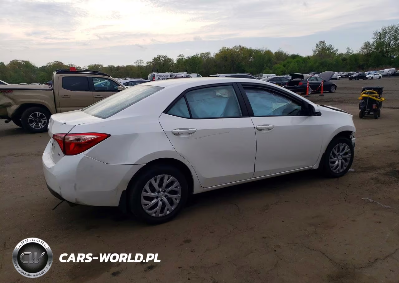 2019 Toyota Corolla Le VIN:5YFBURHE6KP919964 - 3
