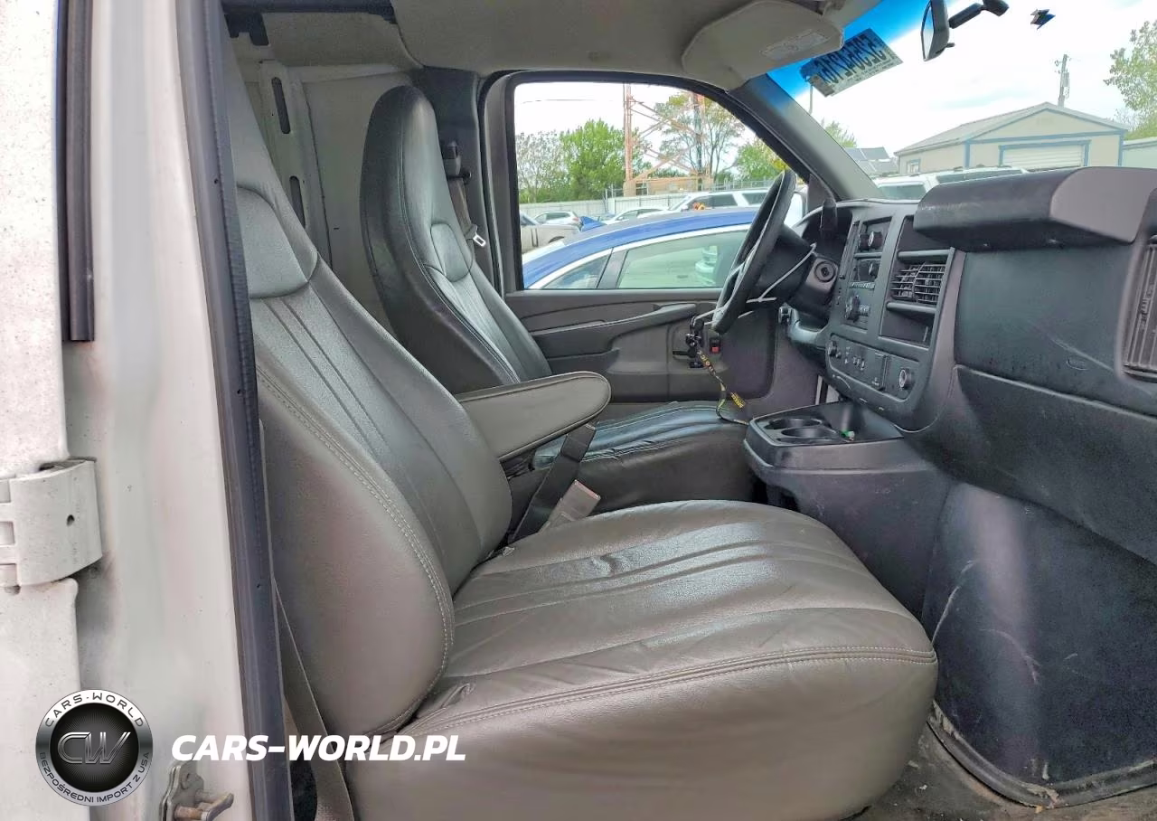 2015 Chevrolet Express G2500 VIN:1GCWGFFF8F1108020 - 7