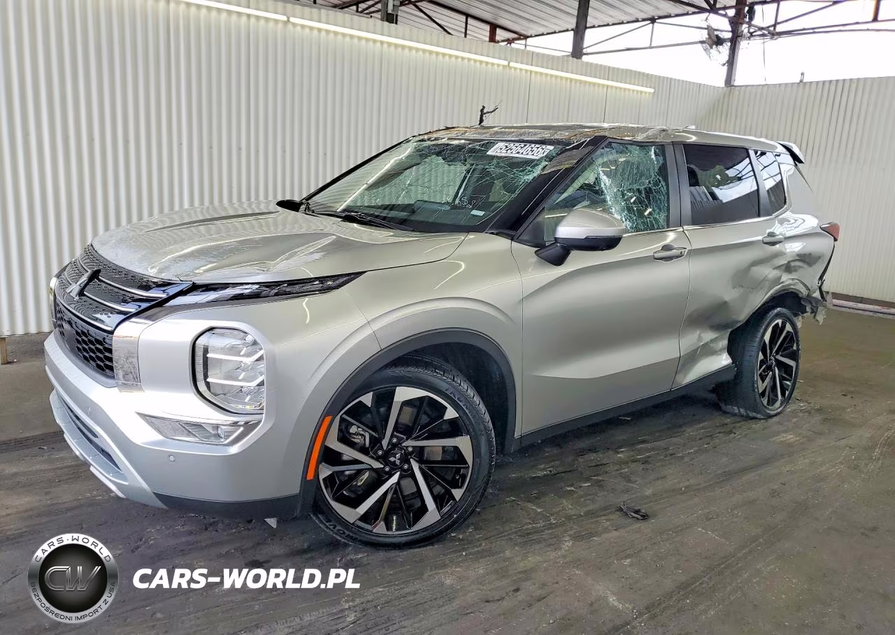 2024 Mitsubishi Outlander Se