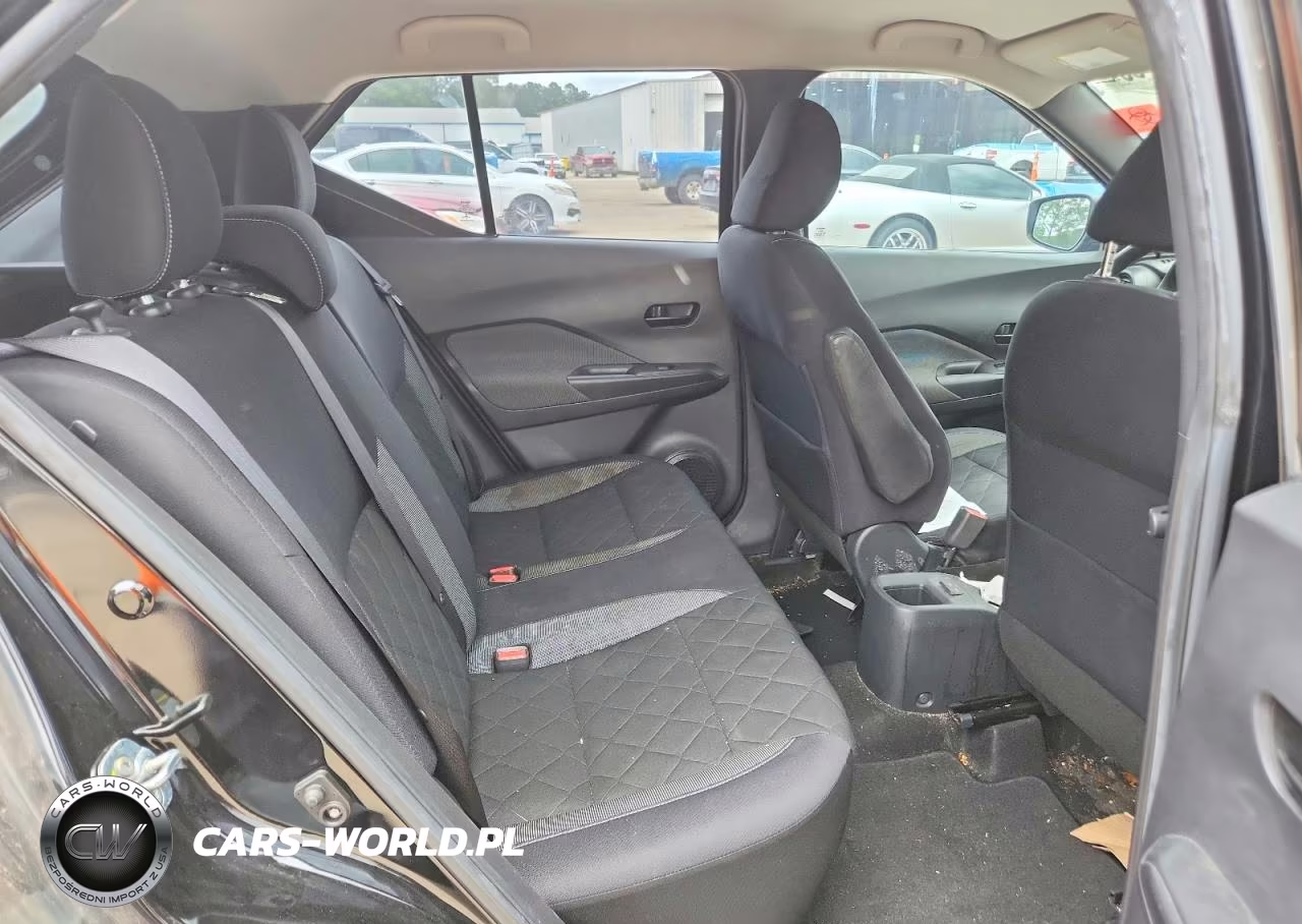 2018 Nissan Kicks S VIN:3N1CP5CU1JL518470 - 10