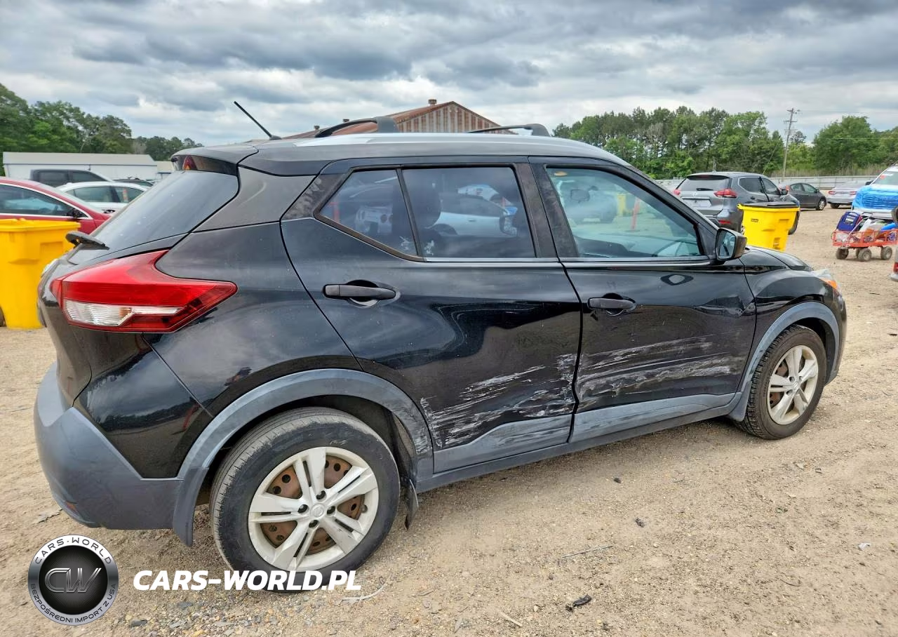 2018 Nissan Kicks S VIN:3N1CP5CU1JL518470 - 3