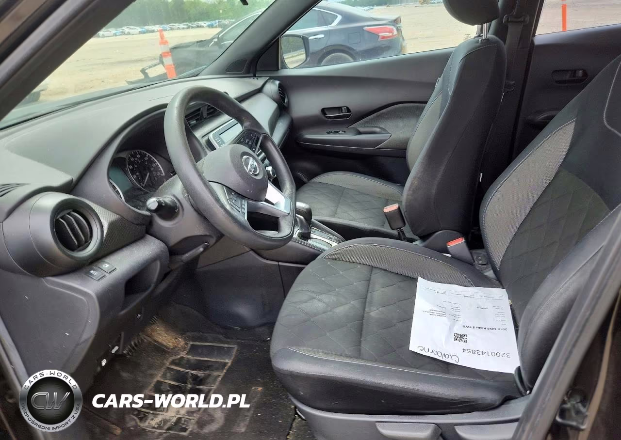 2018 Nissan Kicks S VIN:3N1CP5CU1JL518470 - 7