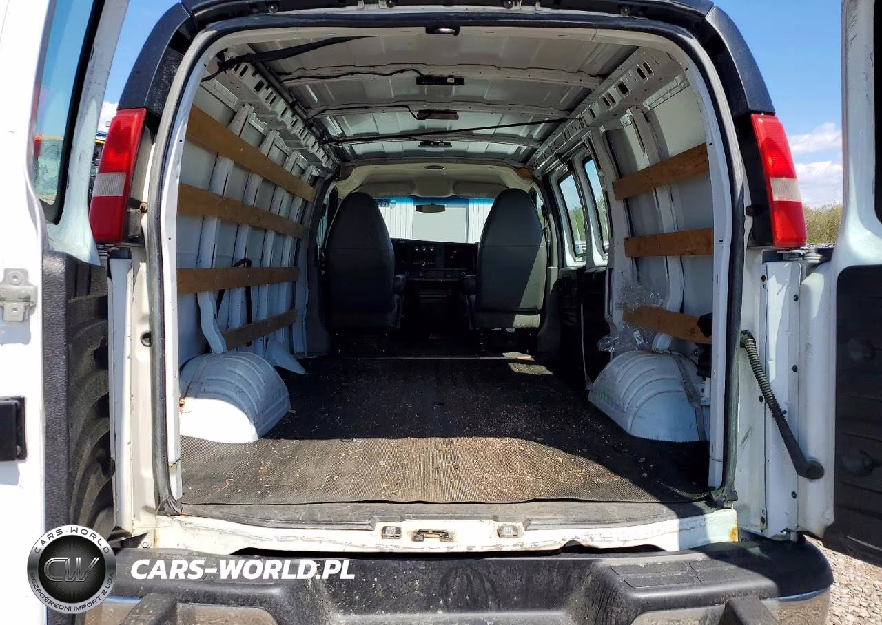2015 GMC Savana 2500 Cargo Delivery Van VIN:1GTW7FCFXF1902571 - 10