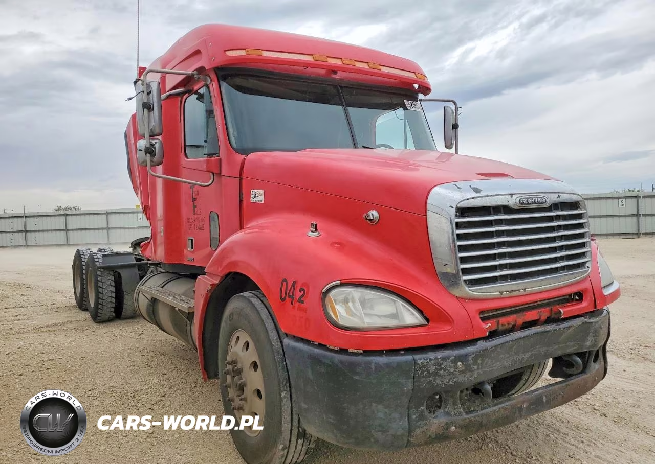 2004 Freightliner Columbia 120 Semi Truck