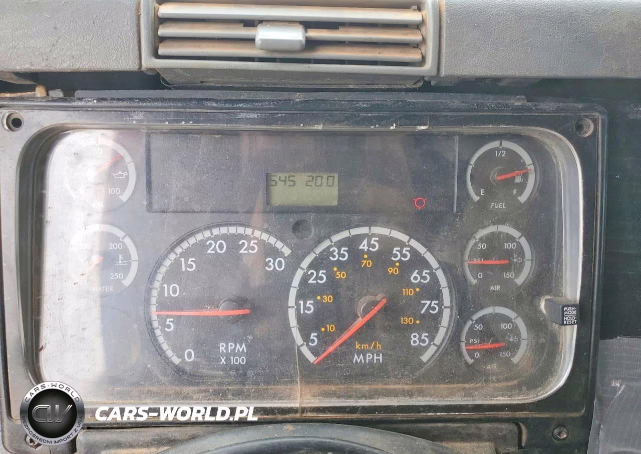 2004 Freightliner Columbia 120 Semi Truck VIN:1FUJA6AVX4PM22121 - 8