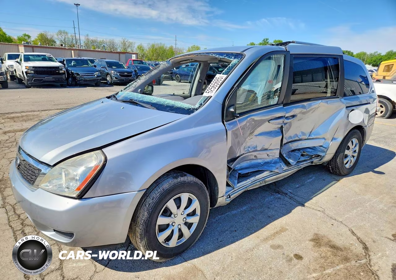 2011 Kia Sedona Lx