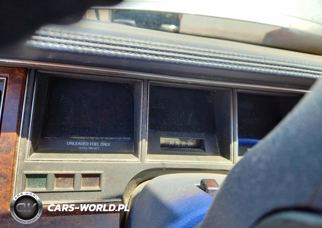 1992 Lincoln Town Car Cartier VIN:1LNLM83W3NY727315 - 9