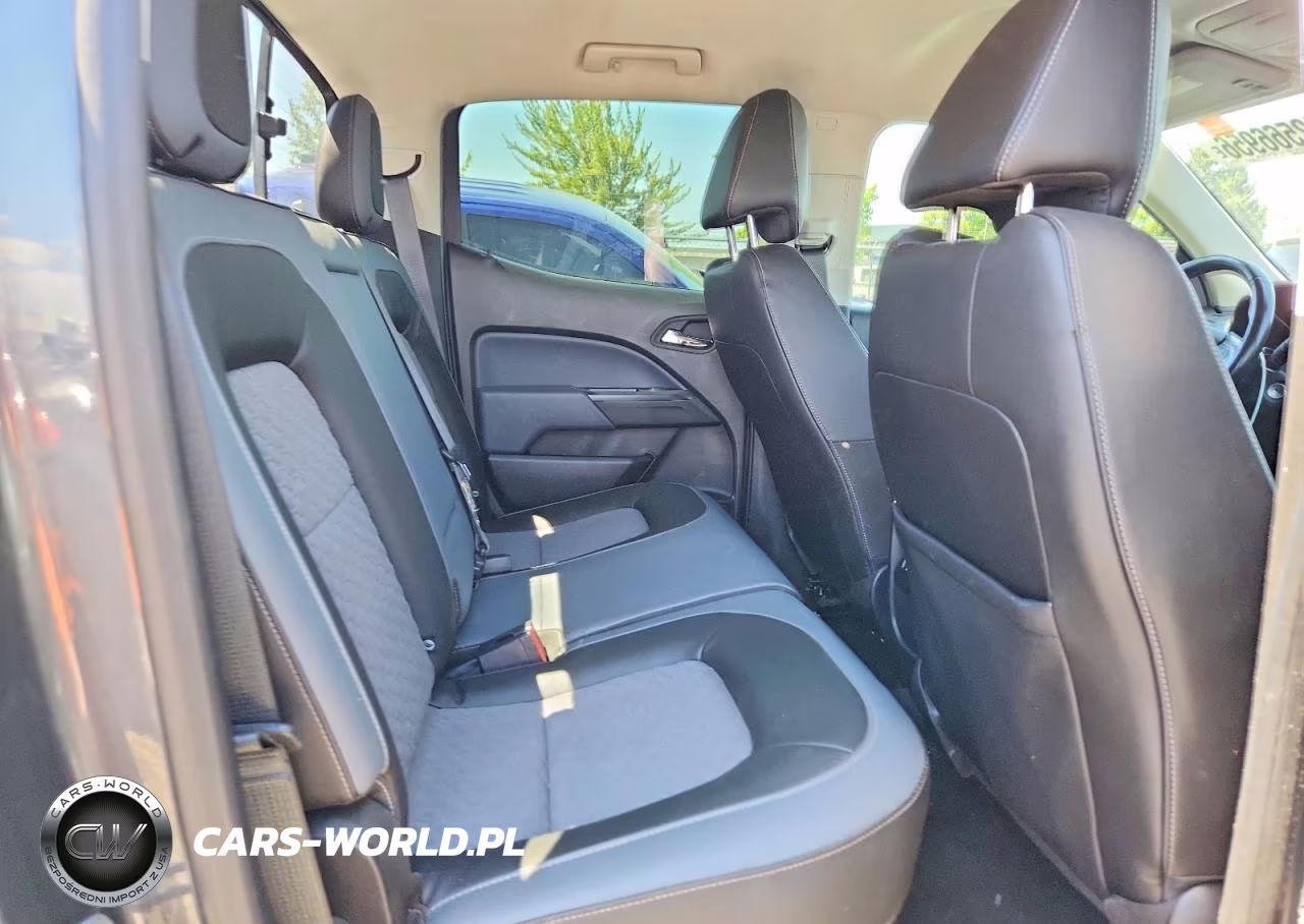 2017 Chevrolet Colorado Z71 VIN:1GCPTDE10H1211879 - 10