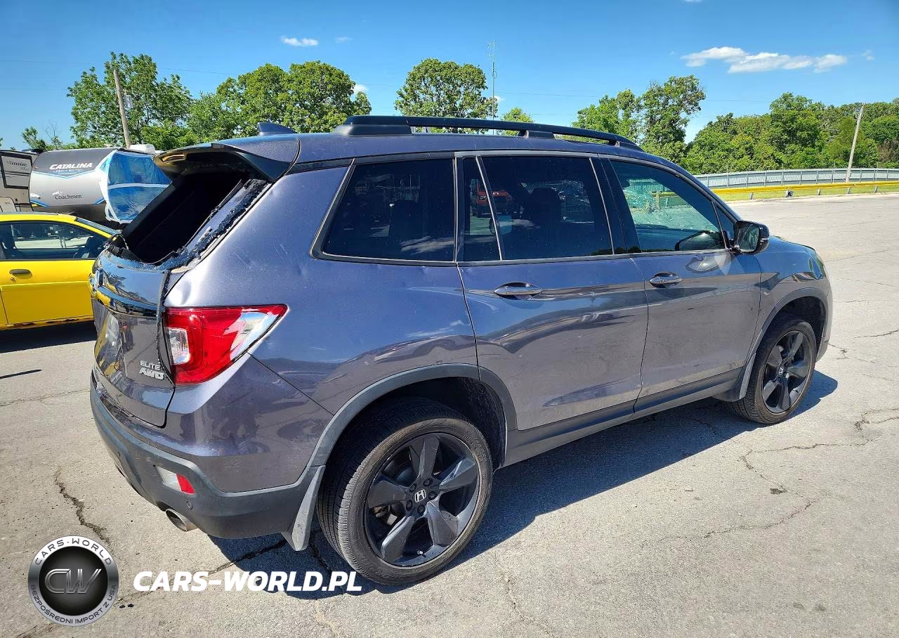 2021 Honda Passport Elite VIN:5FNYF8H02MB022576 - 3