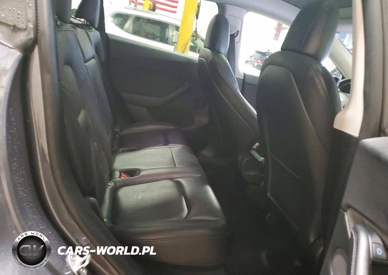 2021 Tesla Model Y VIN:5YJYGDEE1MF254656 - 10