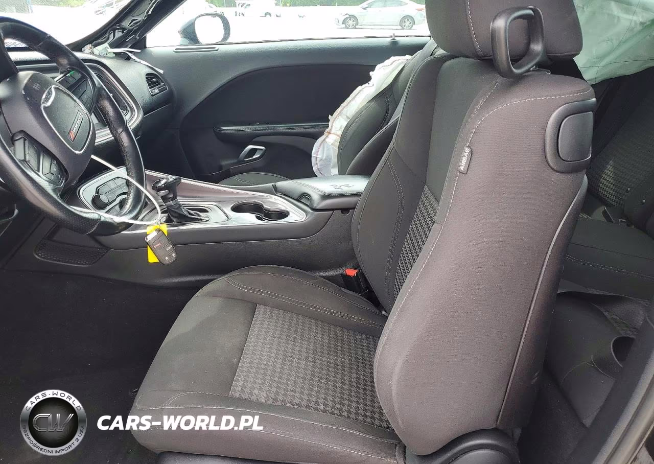 2019 Dodge Challenger Sxt VIN:2C3CDZAG2KH712157 - 10