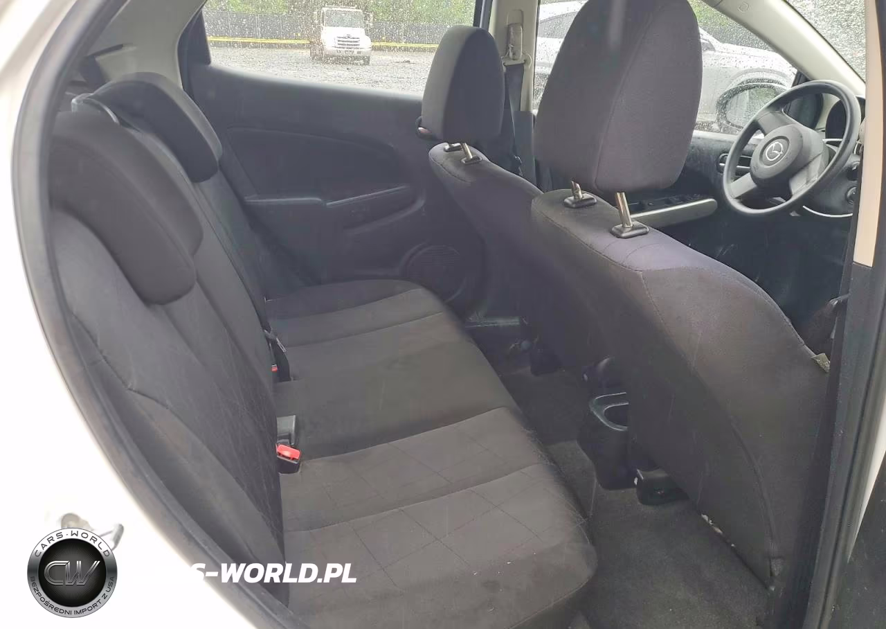 2011 Mazda Mazda2 VIN:JM1DE1HZ8B0105125 - 10