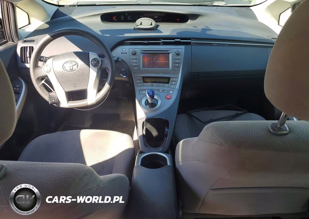 2015 Toyota Prius Two VIN:JTDKN3DU1F0402269 - 8