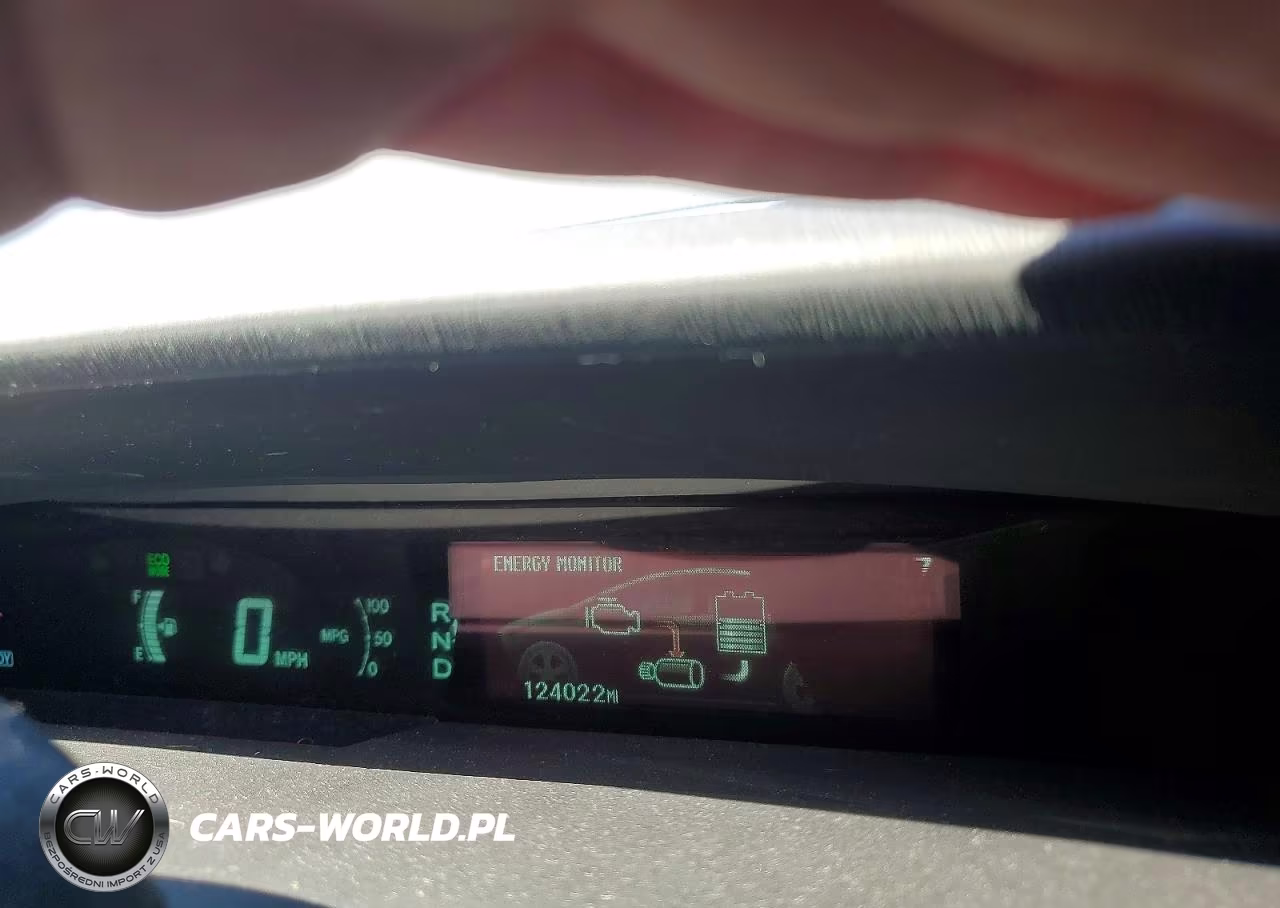 2015 Toyota Prius Two VIN:JTDKN3DU1F0402269 - 9