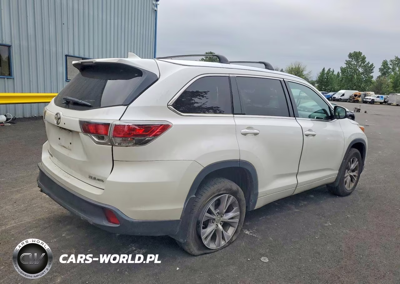 2015 Toyota Highlander Xle VIN:5TDJKRFH7FS131111 - 3