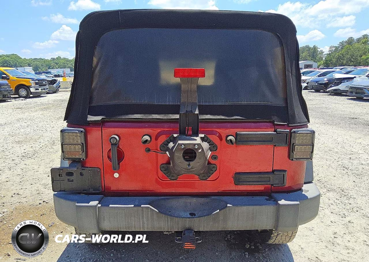 2013 Jeep Wrangler Unlimited Sport VIN:1C4BJWDG3DL509732 - 6