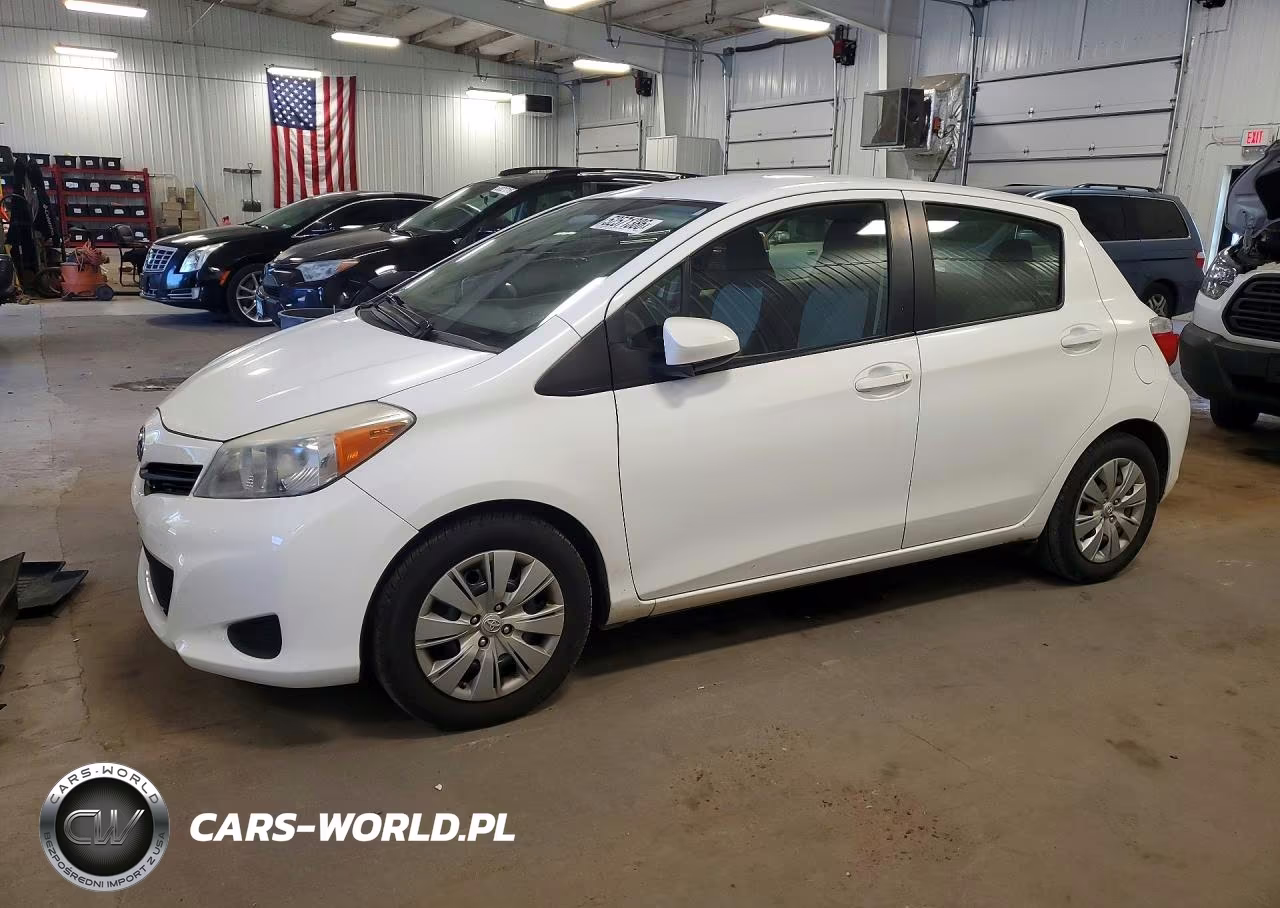 2013 Toyota Yaris 5-Door Le
