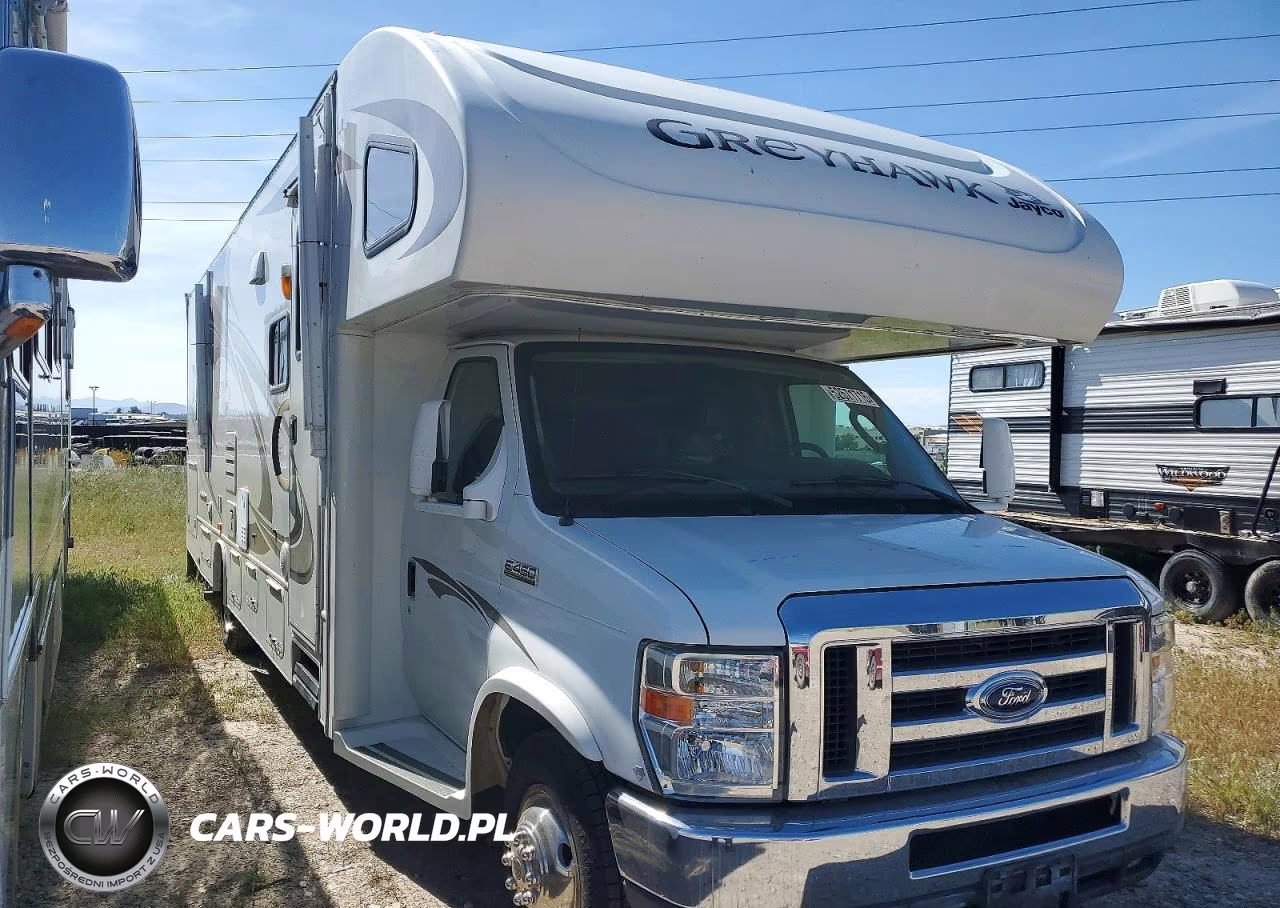2013 Ford Econoline E450 Super Duty Cutaway Van