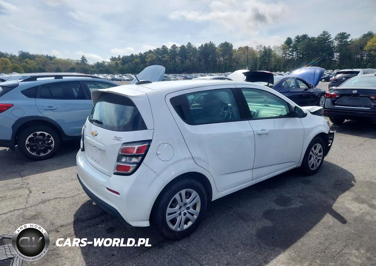 2020 Chevrolet Sonic VIN:1G1JG6SB4L4104692 - 3