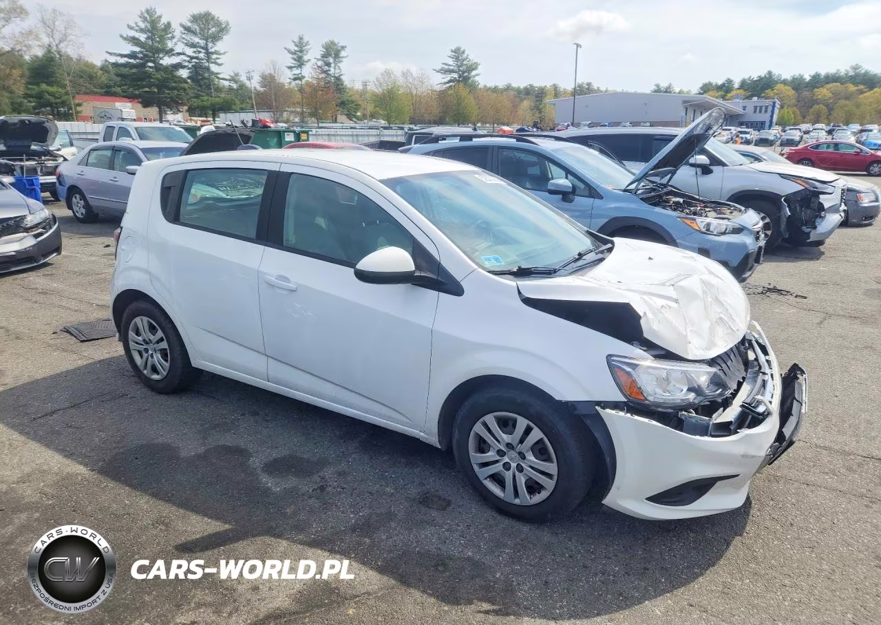 2020 Chevrolet Sonic VIN:1G1JG6SB4L4104692 - 4