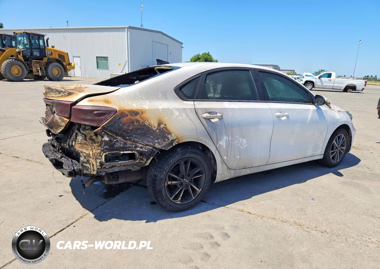 2023 Kia Forte Lxs VIN:3KPF24ADXPE623107 - 3