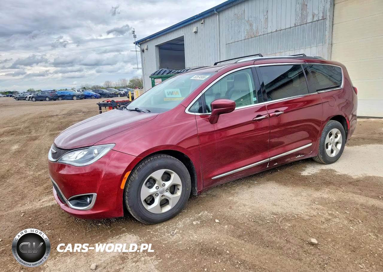 2017 Chrysler Pacifica Touring L Plus