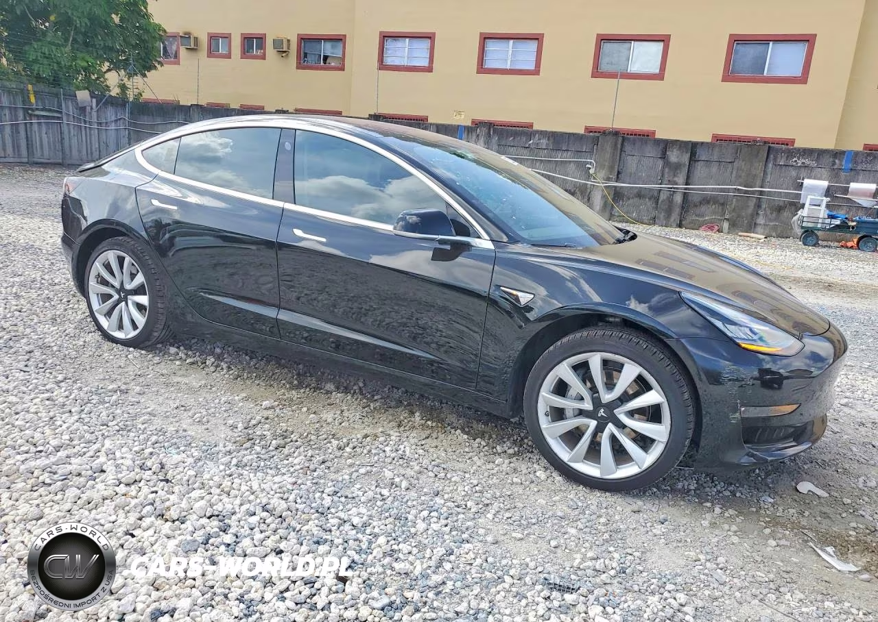 2018 Tesla Model 3 VIN:5YJ3E1EA9JF005884 - 4