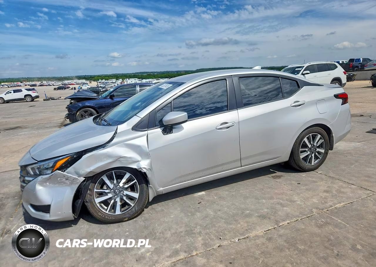 2025 Nissan Versa Sv