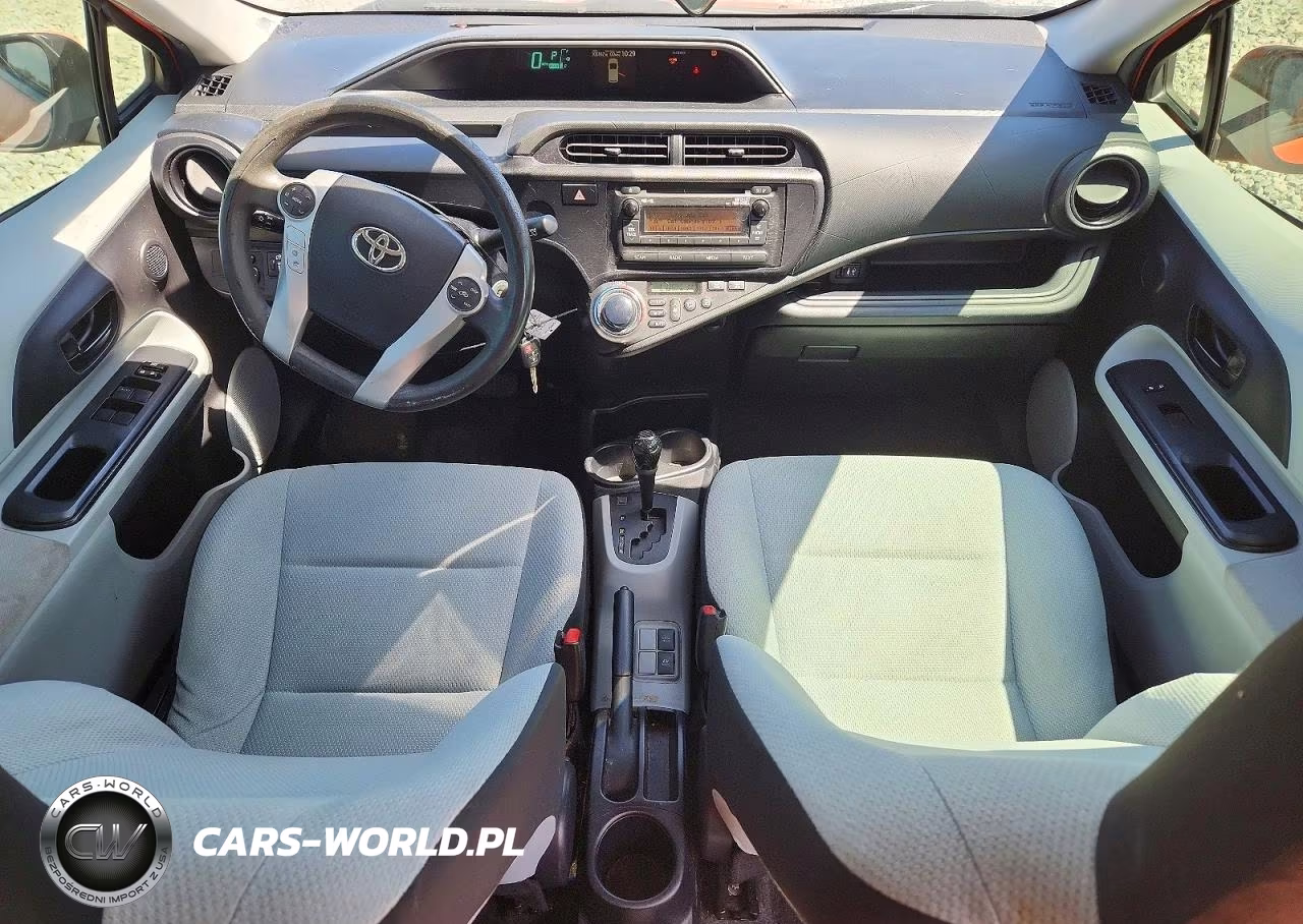 2013 Toyota Prius C One VIN:JTDKDTB31D1050282 - 8