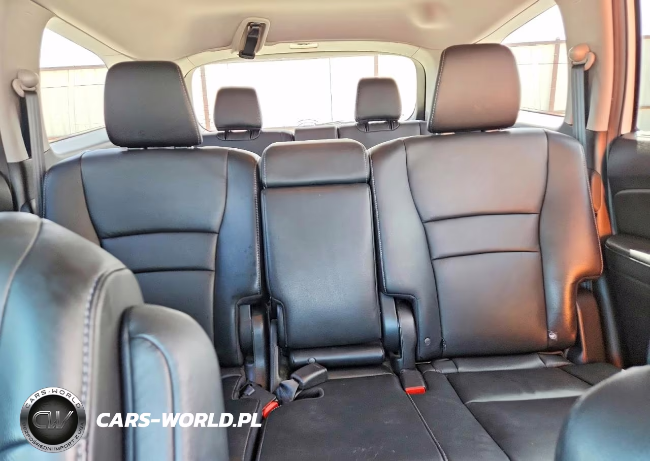 2018 Honda Pilot Touring VIN:5FNYF5H98JB013552 - 10
