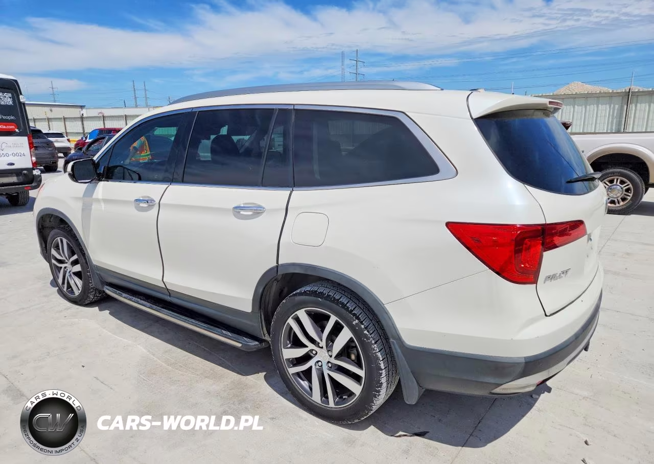 2018 Honda Pilot Touring VIN:5FNYF5H98JB013552 - 2