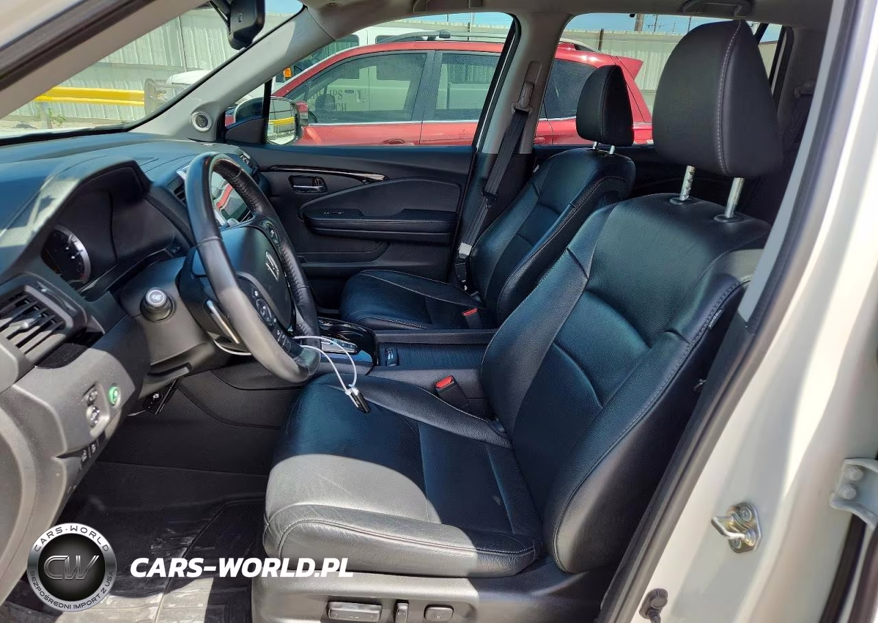 2018 Honda Pilot Touring VIN:5FNYF5H98JB013552 - 7