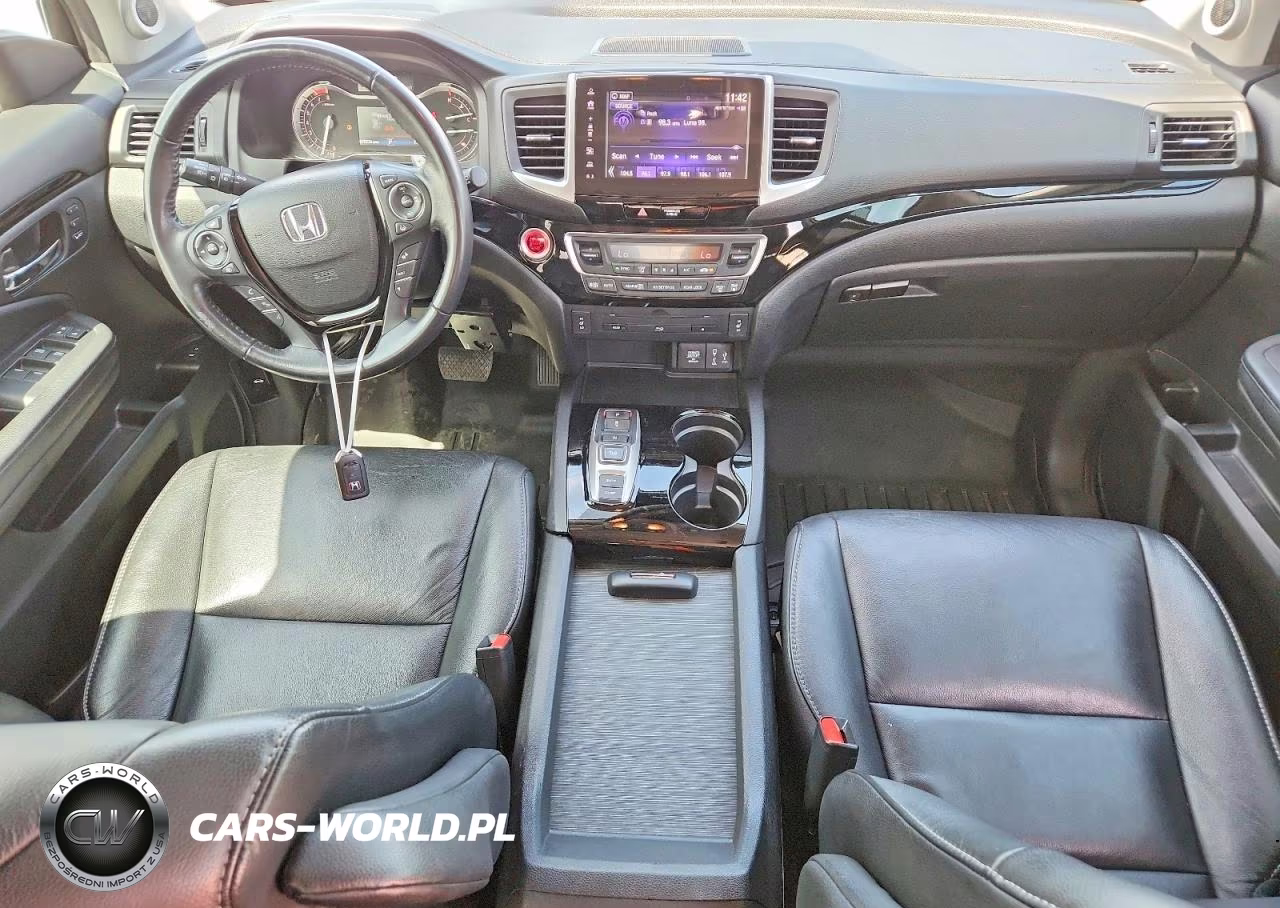 2018 Honda Pilot Touring VIN:5FNYF5H98JB013552 - 8