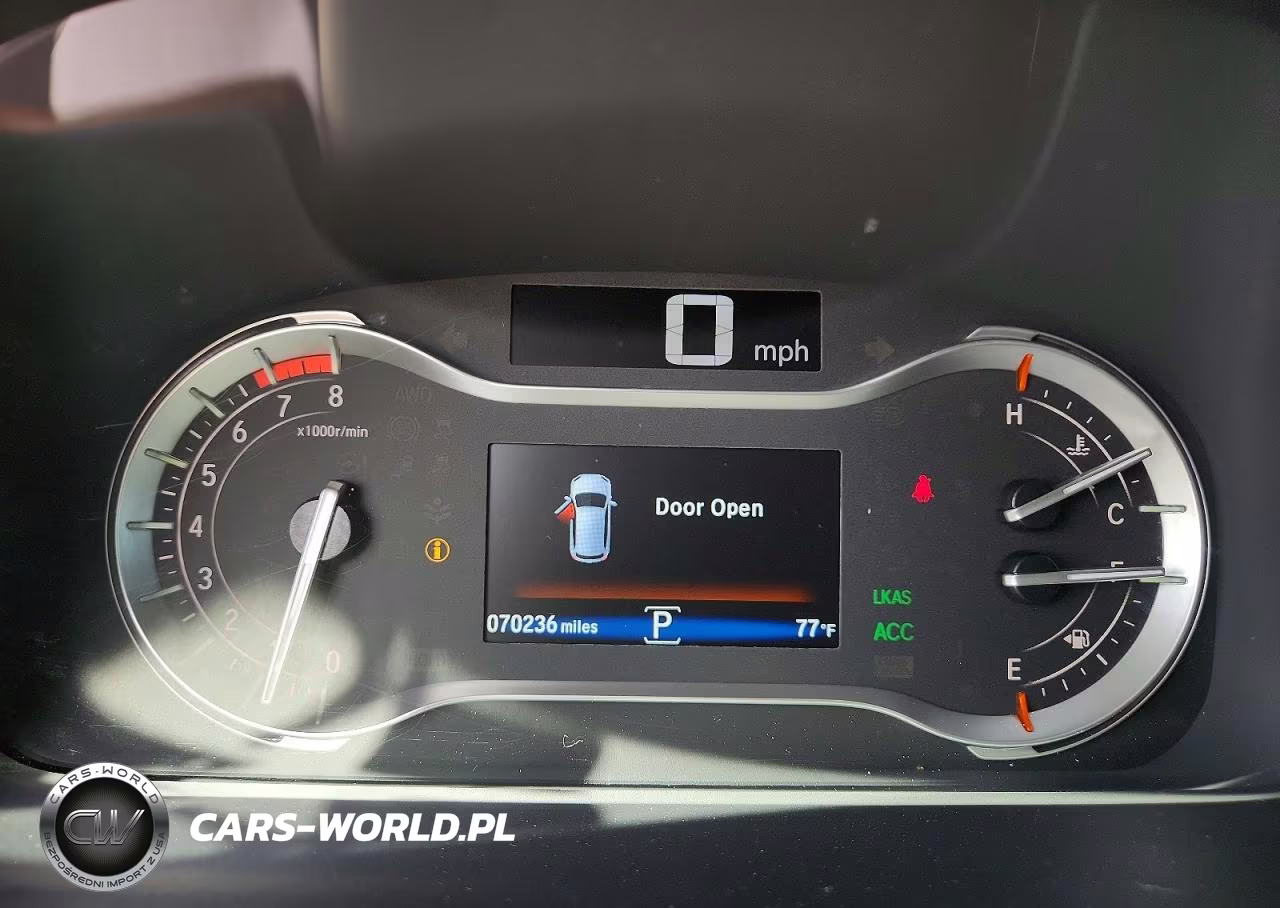 2018 Honda Pilot Touring VIN:5FNYF5H98JB013552 - 9