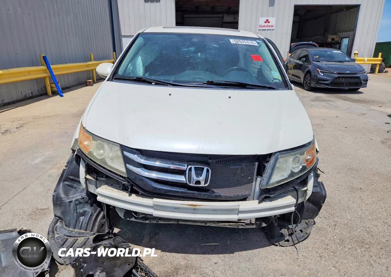 2015 Honda Odyssey Touring VIN:5FNRL5H96FB094040 - 5