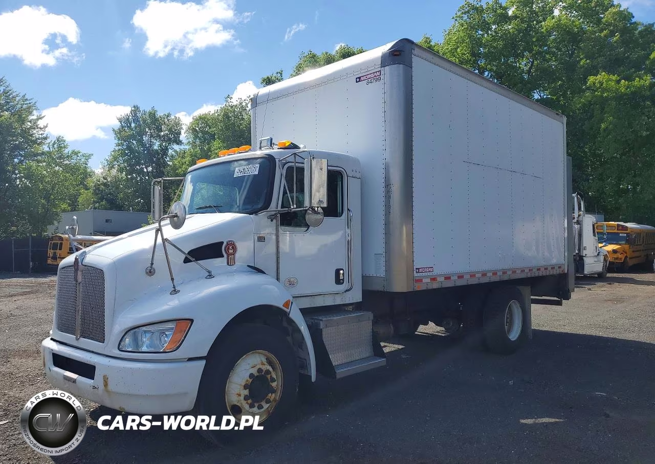2017 Kenworth T330 Box Truck