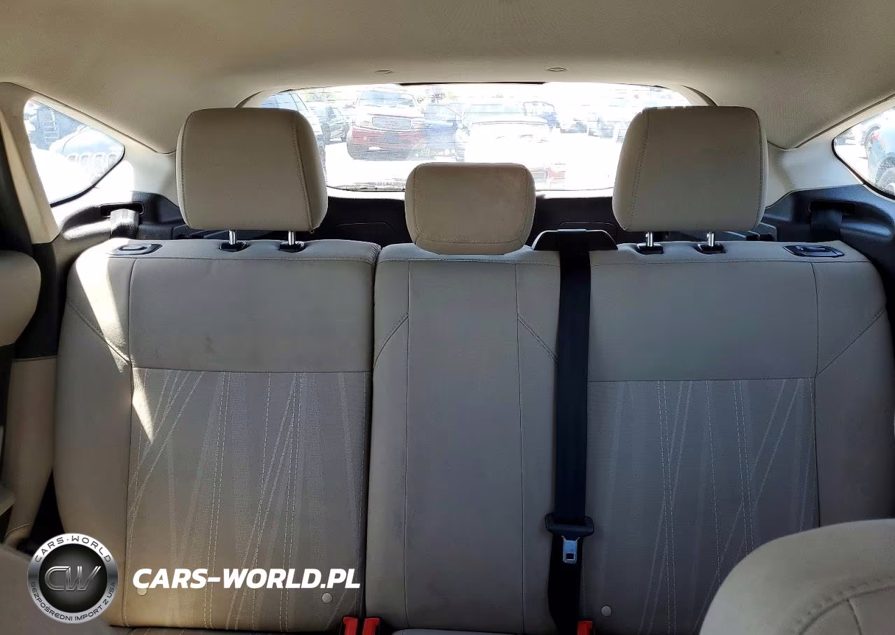 2017 Ford Focus Se VIN:1FADP3K20HL248052 - 10