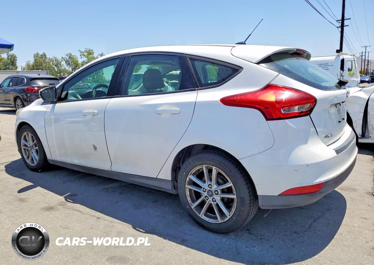 2017 Ford Focus Se VIN:1FADP3K20HL248052 - 2