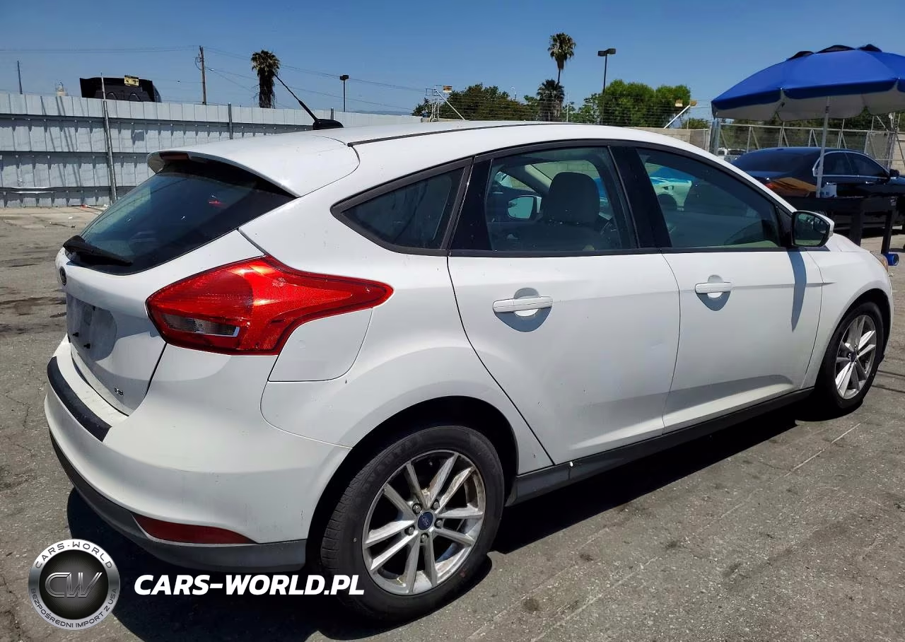 2017 Ford Focus Se VIN:1FADP3K20HL248052 - 3