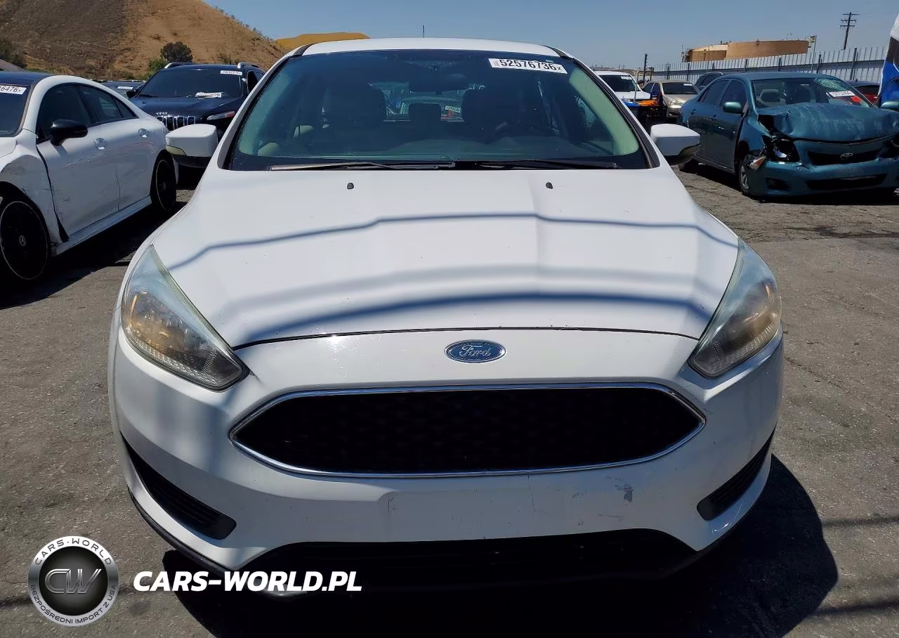 2017 Ford Focus Se VIN:1FADP3K20HL248052 - 5