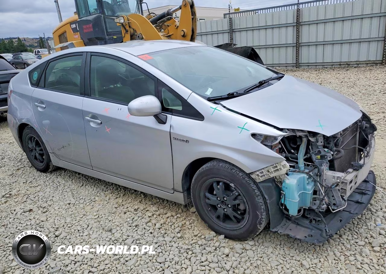 2014 Toyota Prius Four VIN:JTDKN3DUXE0377256 - 4