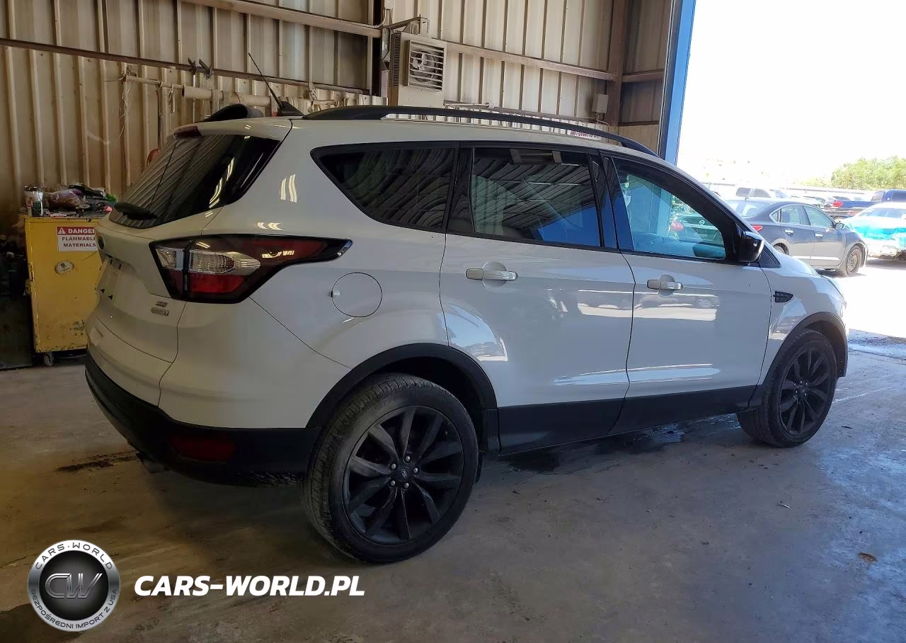 2018 Ford Escape Se VIN:1FMCU0GD8JUD50296 - 3