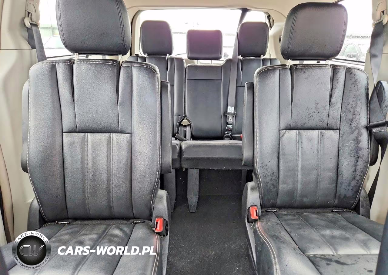 2015 Chrysler Town & Country Touring VIN:2C4RC1BGXFR752219 - 10