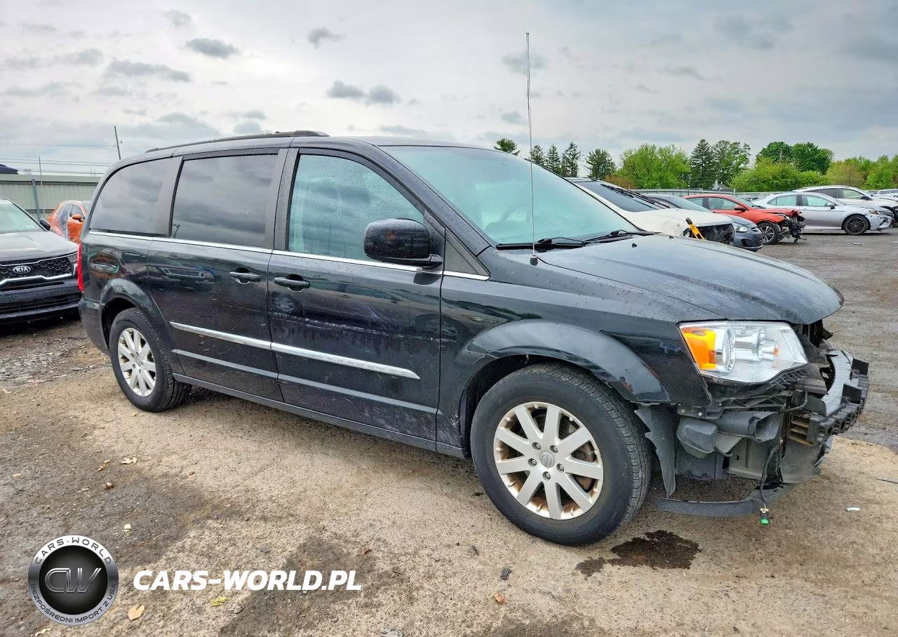2015 Chrysler Town & Country Touring VIN:2C4RC1BGXFR752219 - 4