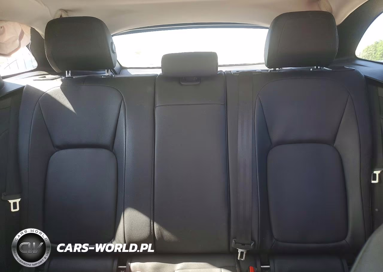 2018 Jaguar F-Pace Premium VIN:SADCJ2GX0JA235636 - 10