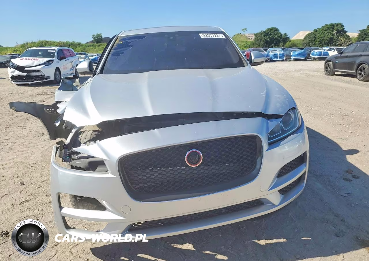 2018 Jaguar F-Pace Premium VIN:SADCJ2GX0JA235636 - 5