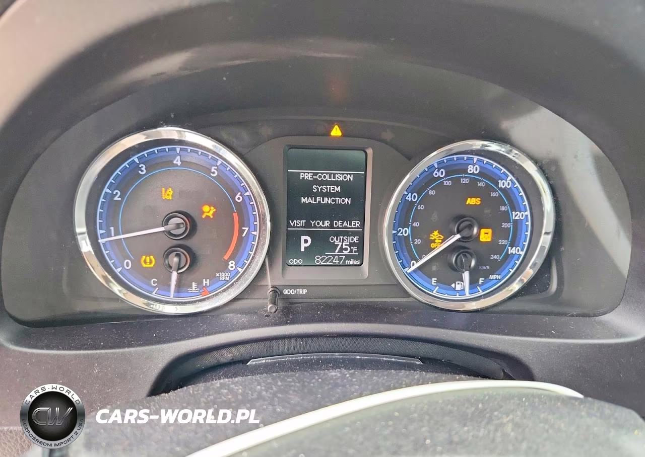 2018 Toyota Corolla Le VIN:5YFBURHEXJP789069 - 9