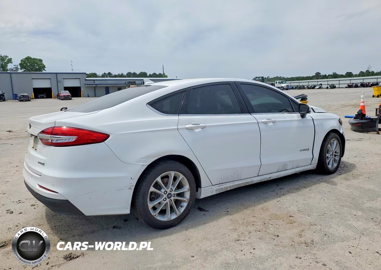 2019 Ford Fusion Se VIN:3FA6P0LU3KR220875 - 3